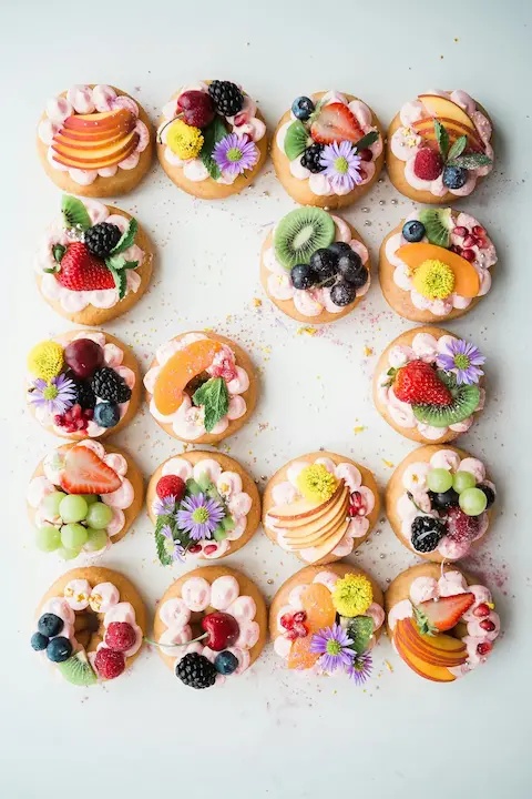 Fruit cakes are laid out in the form of a square