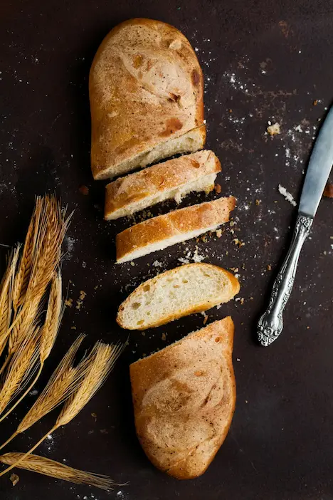 Sliced ​loaf of bread